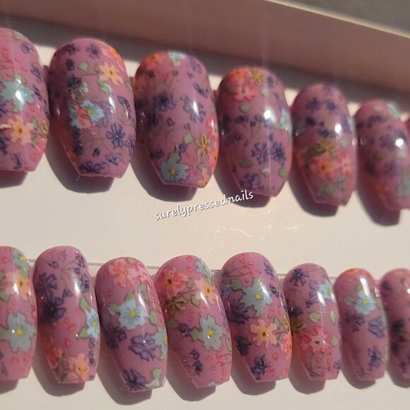 Floral Short Coffin Press on Nails - Picture 2 of 3